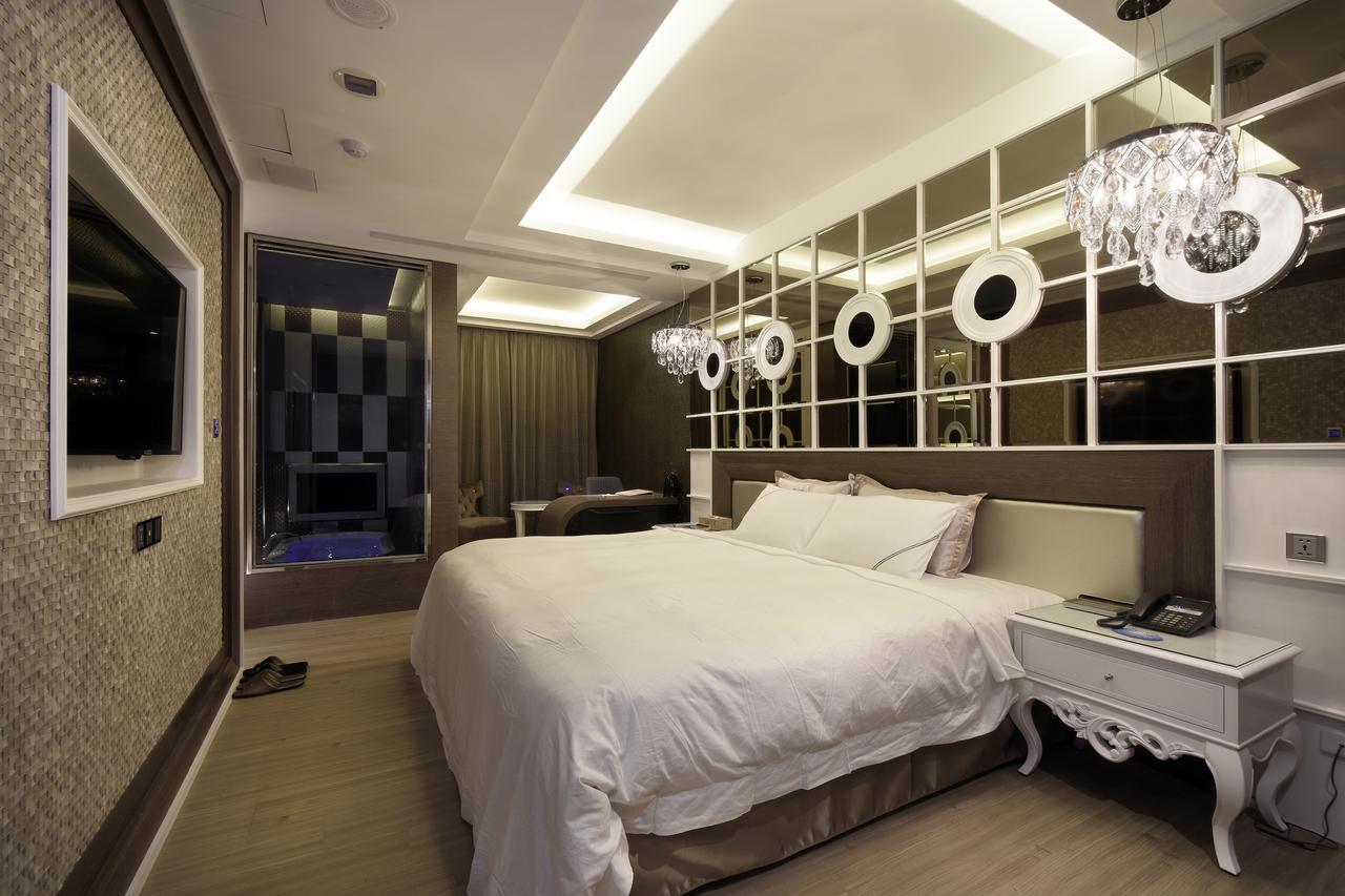 U-Her Hotel Тайчжун Екстер'єр фото